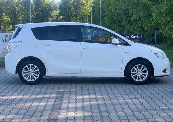 Toyota Verso cena 39900 przebieg: 200000, rok produkcji 2013 z Jasień małe 631